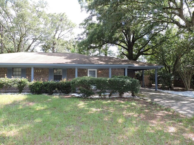 Building Photo - Convenient Norttheast location! Rental