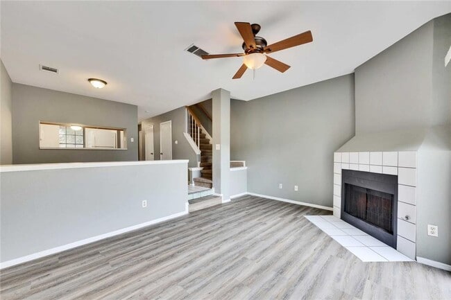 Photo - Swearingen Unidad 15-C