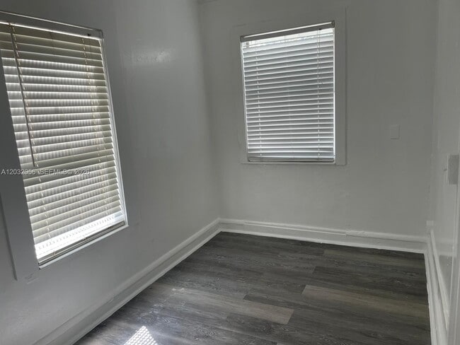 Photo - 817 4th St Unit 817