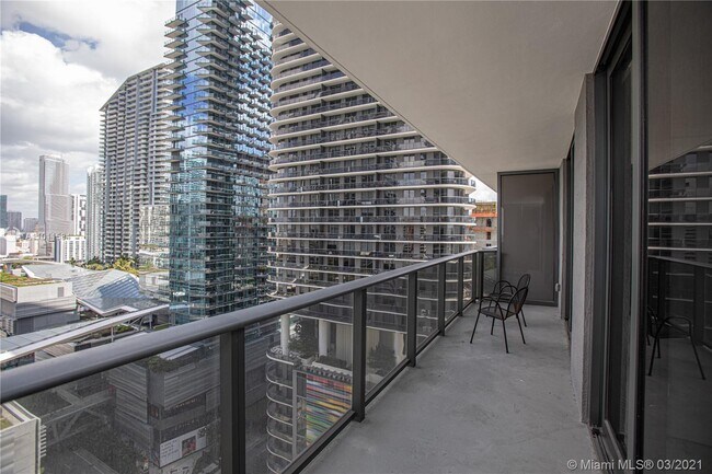 Photo - 45 SW 9th St