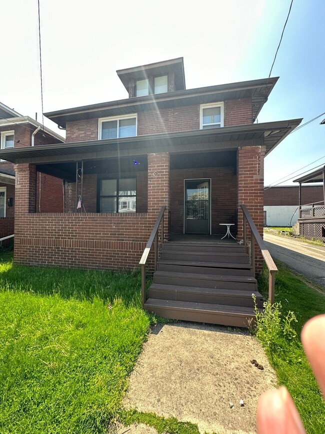 Single family, three bedroom home. - Single family, three bedroom home.