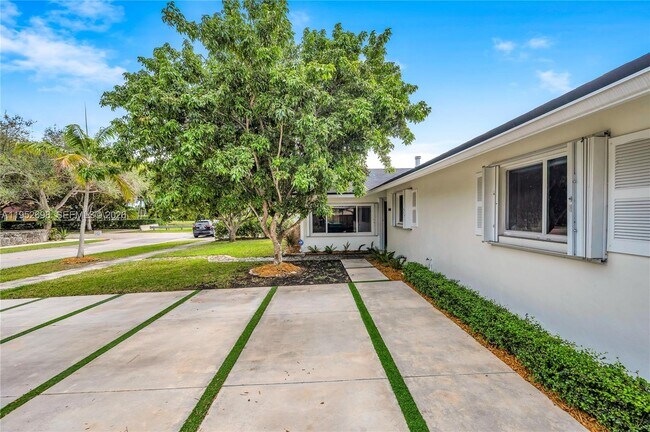 Photo - 15930 SW 90th Ave