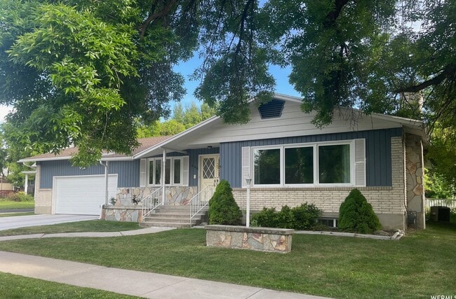 Photo - 466 W 200 N House