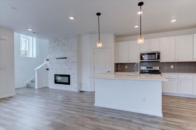 Photo - 1828 S Poplar Ct