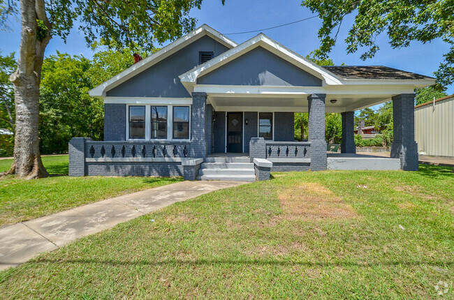 Building Photo - 404 W Main St Rental