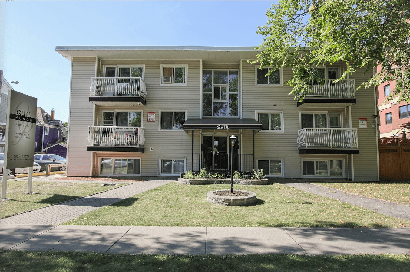 Qute Place - Qute Place