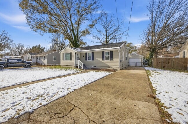 Photo - 723 Woodfin Rd