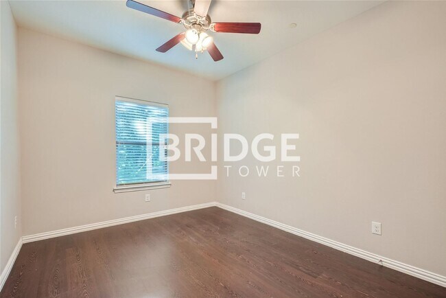 Photo - 1428 Lakecrest Ln