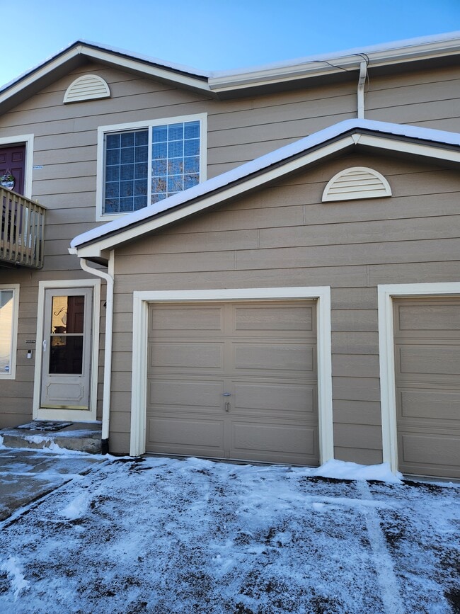 Photo - 4965 Universal Heights