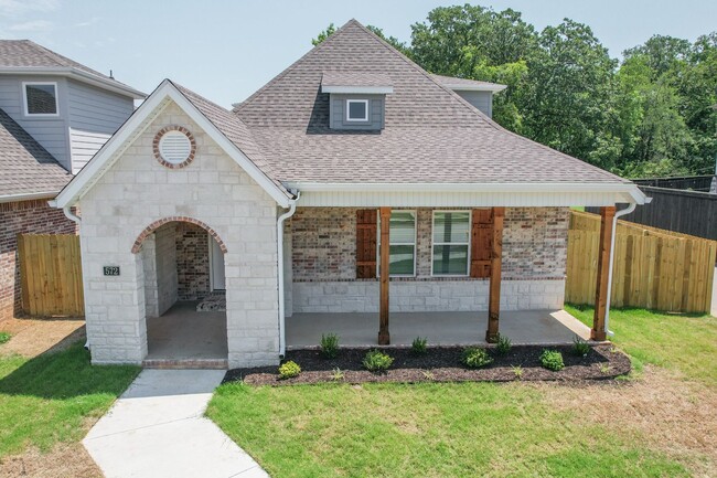 4 bedroom 3.5 bath home! - 4 bedroom 3.5 bath home!