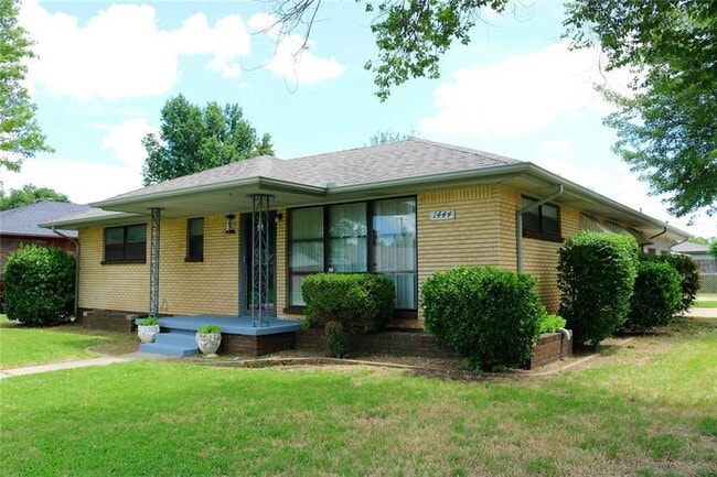 Building Photo - 1444 SW 68th St Rental