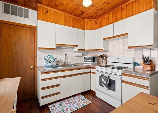 Photo - 35 Eustis St Unit 2