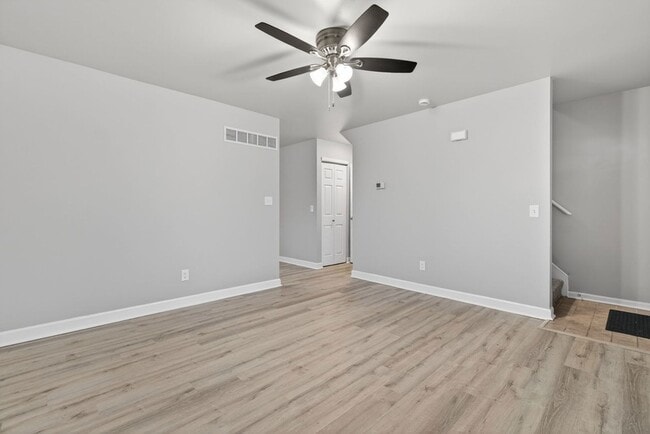 Photo - 115 Colonial Pkwy