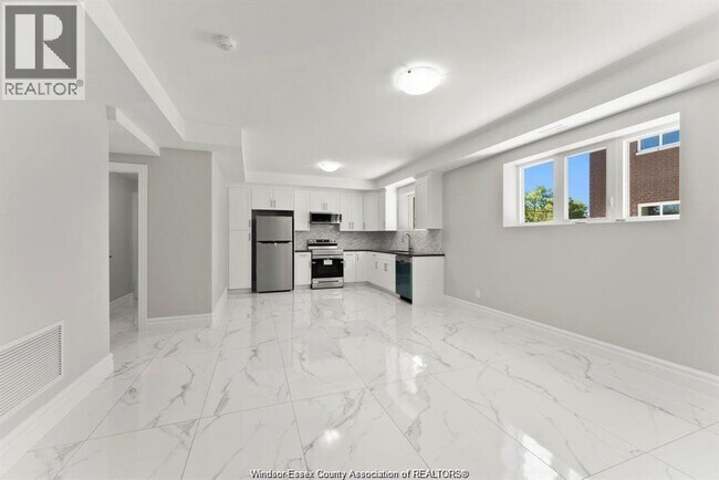 Photo - 2280 Daytona Ave