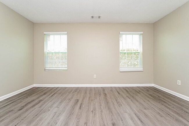 Photo - 172 Marsh Glen Dr