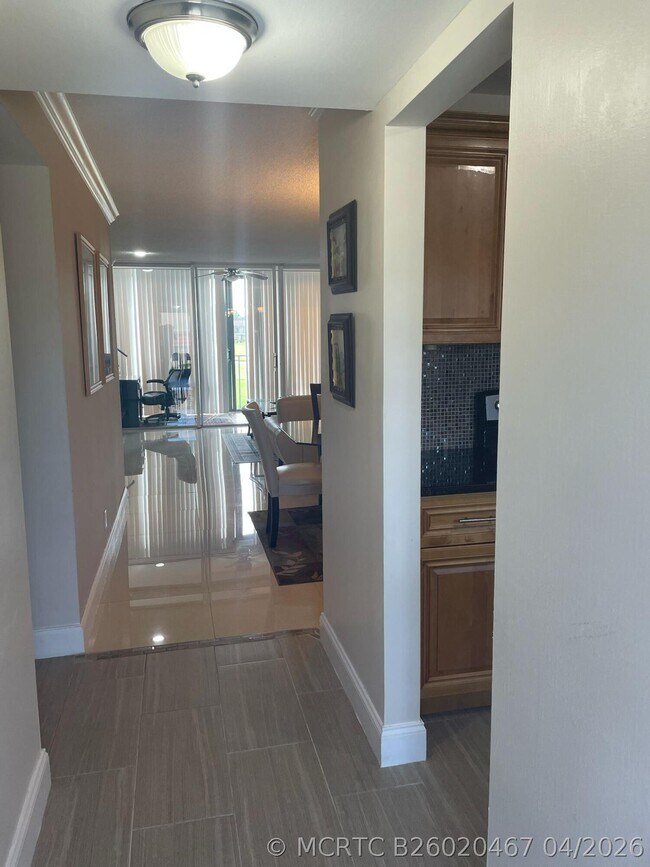 4539 Luxemburg Ct Unidad 202
