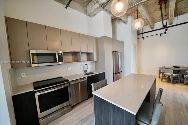 Building Photo - 7920 NE 2nd Ave Unit 401