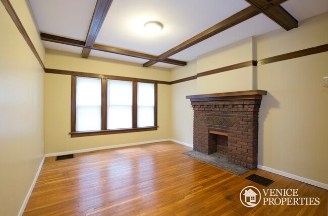 Photo - 187 E Northwood Ave