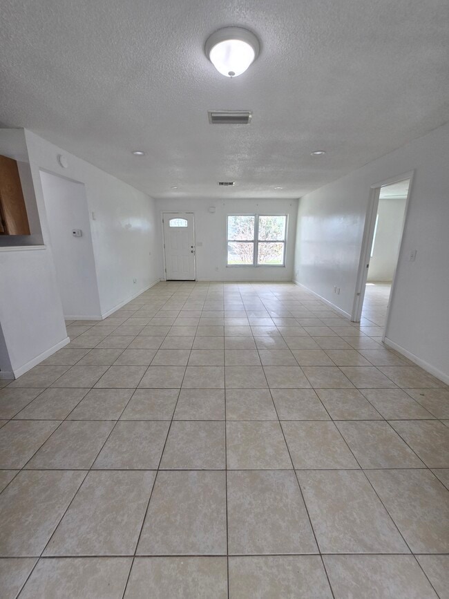 Photo - 9231 Antrim St