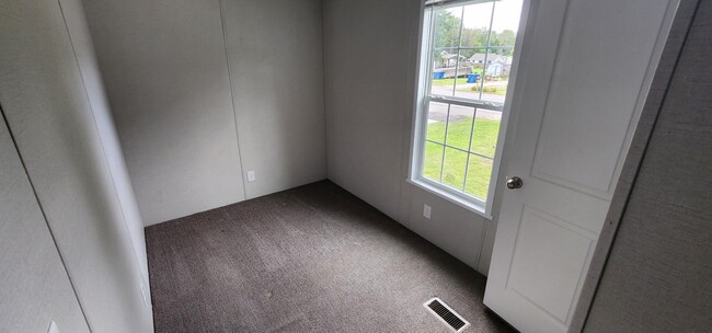 Photo - 2467 8 Mile Rd