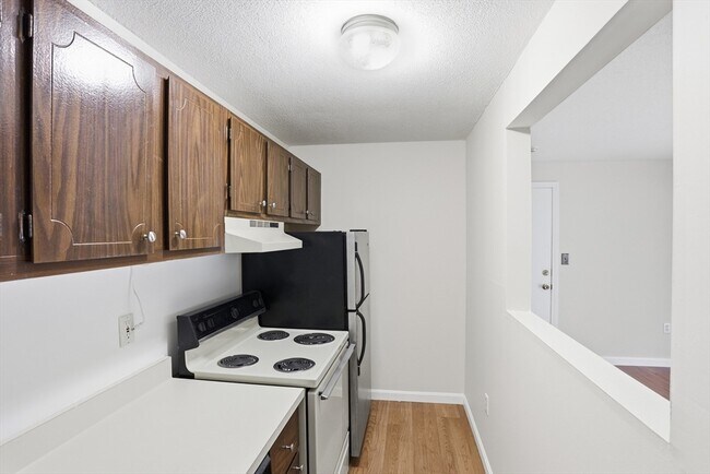 Photo - 386 Great Rd Unit B15