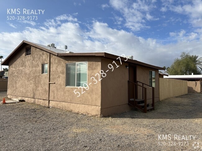 Building Photo - 2 Bed / 1Bath - OWNER/AGENT Rental