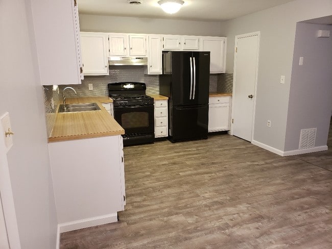 Photo - 637 Fulton St