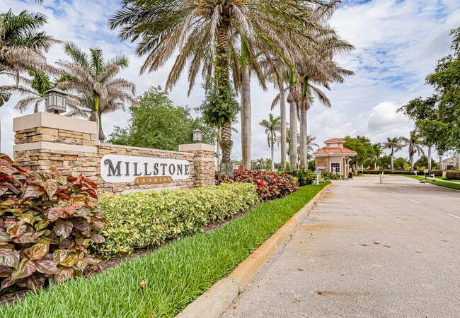 Photo - 1750 Berkshire Cir SW