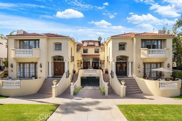 Photo - 723 S Broadway