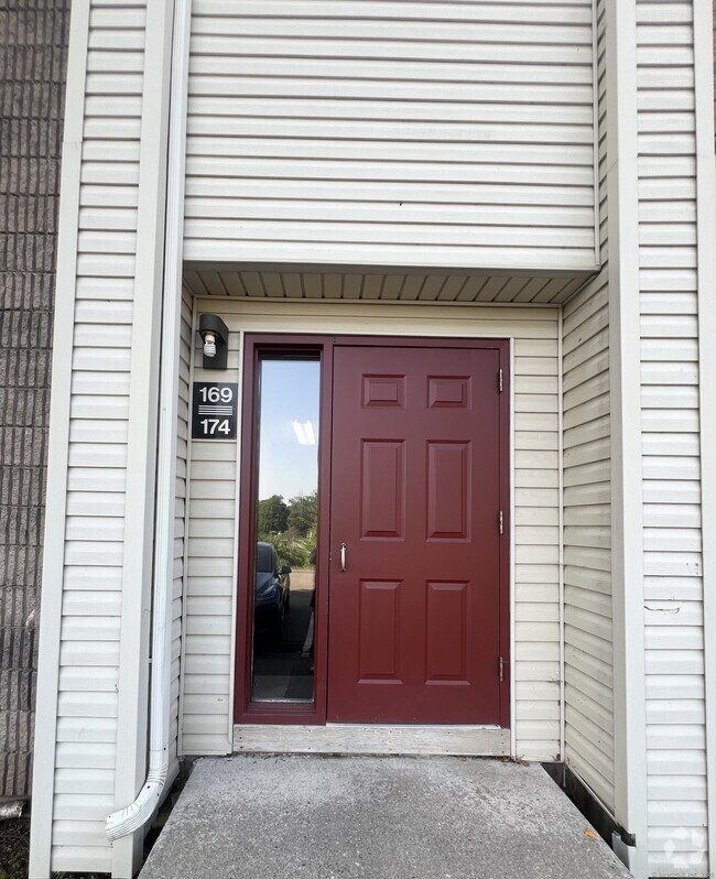Building Photo - 174 Burgundy Hill Ln Unit 174 Rental