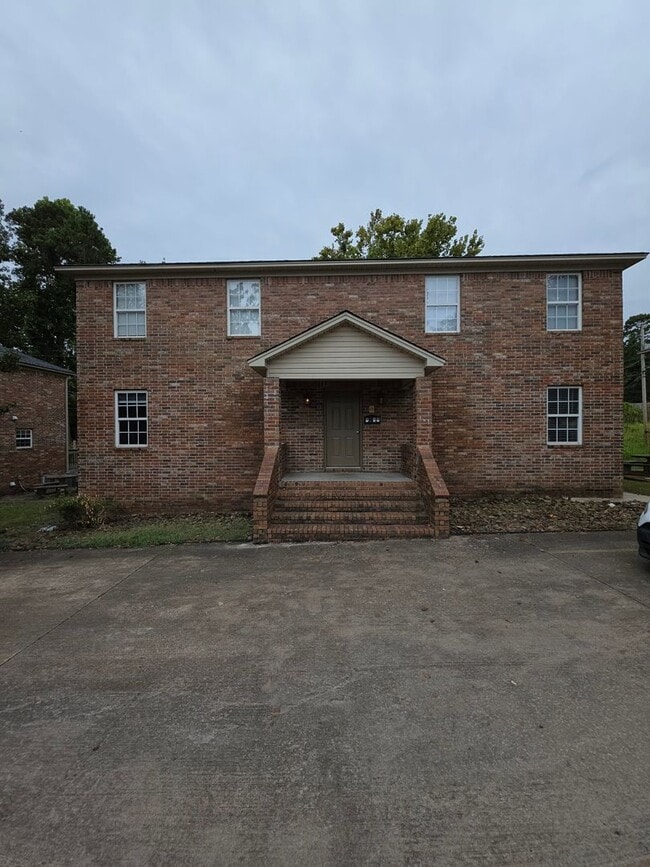 Building Photo - 116 E Carthage Ave Unit 2 Rental
