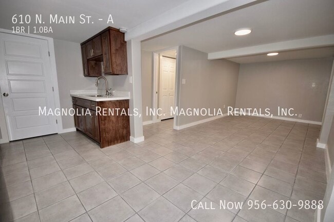 Photo - 610 N Main St Unit A