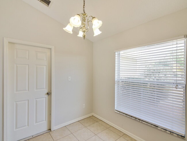 Photo - 918 Palm Forest Ln