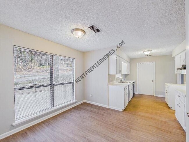 Photo - 4913 Foxrun Cir