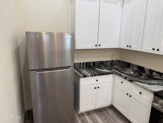 Photo - 217 W Estate Ln