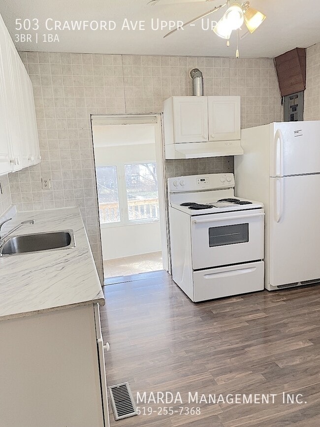 Photo - SPACIOUS 3 BED/1 BATH 2-STOREY UPPER WEST WINDSOR + HYDRO Unité Upper