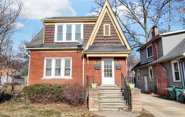 Building Photo - 372 W Bennett Ave Unit 372