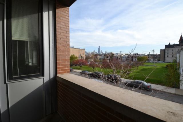 Photo - 1354 W Augusta Blvd Unit 201
