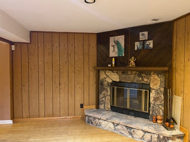 Building Photo - 3905 Victoria Ct