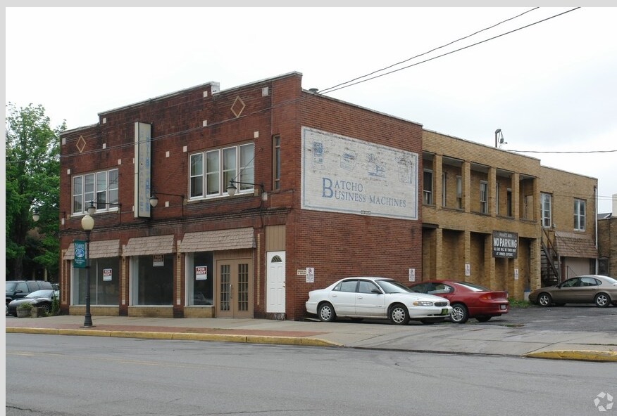 Photo - 110 E Market St