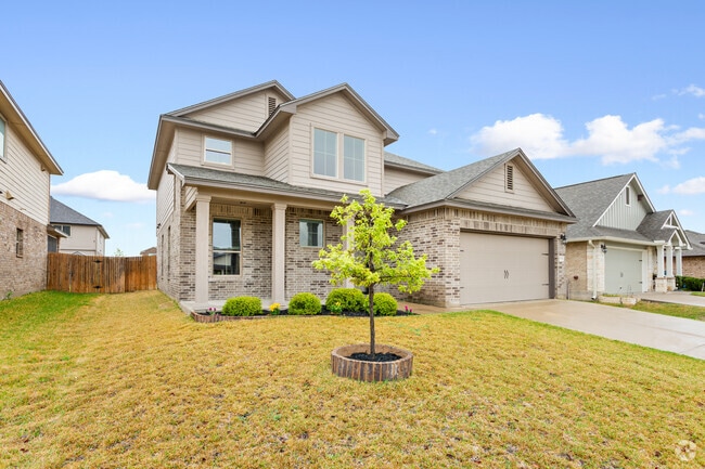 Building Photo - 8914 Hidden Oaks Dr Rental