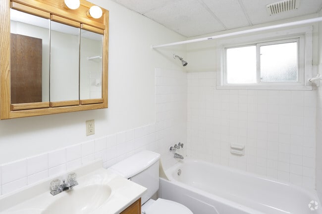 2HAB, 1BA - 900 ft² - Heritage Manor Apartments