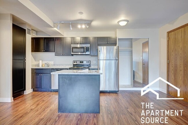 Photo - 4180 N Marine Dr Unit 3