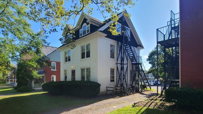 712 W College Ave Unit 712-3