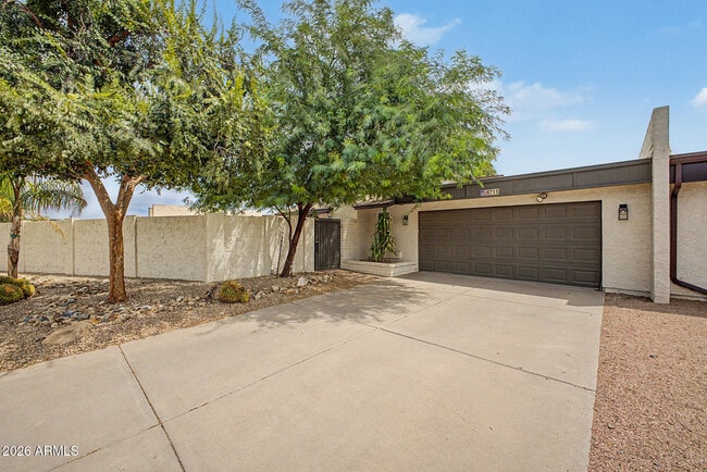 Building Photo - 8711 E Latham St