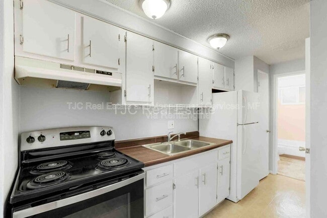Photo - 1138 Corona St Unit 304