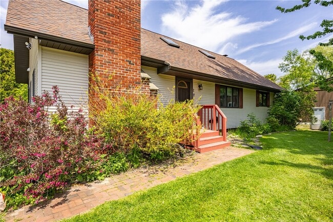 Photo - 26 Clearview Ave
