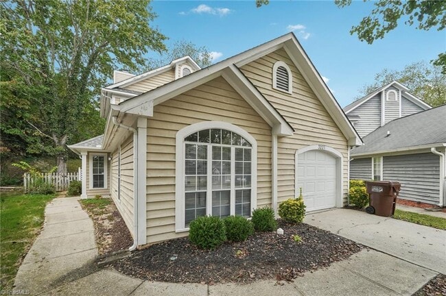 Photo - 3221 Pipers Way