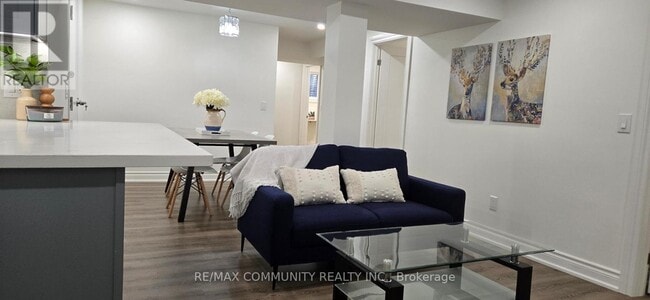 Photo - 77 Windrush Trail