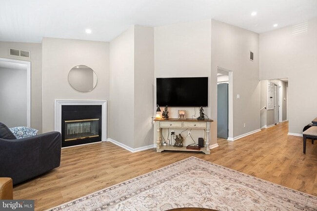 Photo - 107 Sweetwater Dr